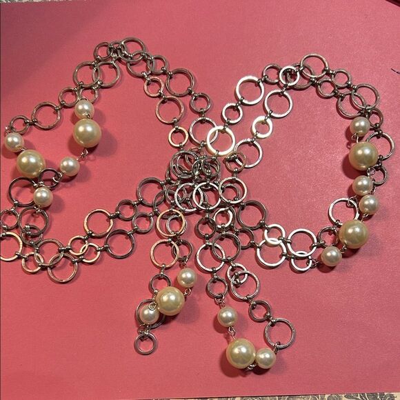 Elegant Silver Pearl Necklace - Picture 1 of 4